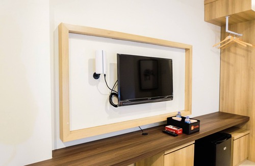 Bekasi Barat Apartment | Modern Elegant Studio Grand Kamala Lagoon Apartment
