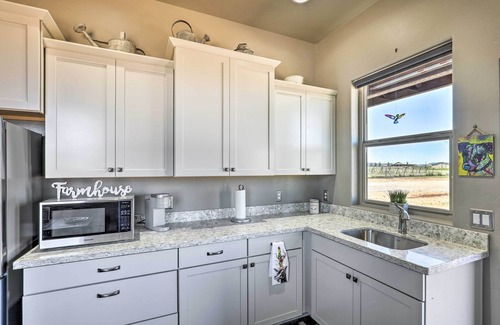 Elgin House | Modern Elgin Home: Walk to Wineries + Pets Welcome