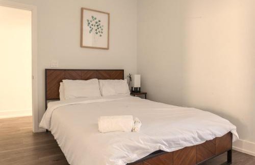 North Philadelphia East Apartment | Modern Elite4br-4bapingpongpatiosleeps12-w-d