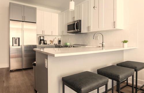 North Philadelphia East Apartment | Modern Elite4br-4bapingpongpatiosleeps12-w-d