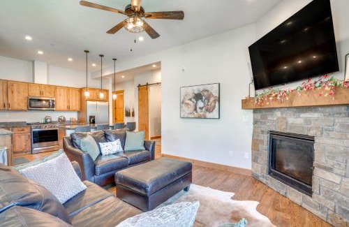 Fraser Apartment | Modern Elk Creek Condo with Hot Tub and Heated Floors