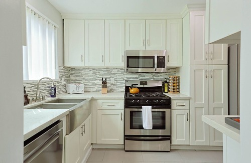 Encino House | Modern Encino Retreat- Book Now!