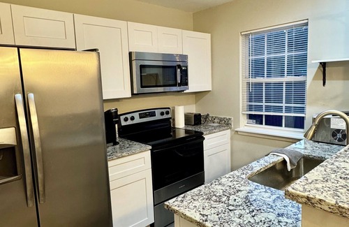 Charlotte House | Modern Entire 2-Bedroom House for 6 Guests at University City