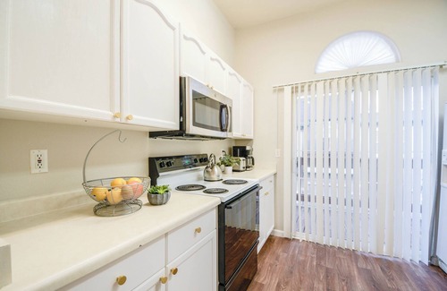 Meadow Hills House | Modern entire Spacious Townhome close to Cherry Creek Reservoir