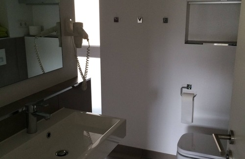 Quickborn House | Modern equipment, central location near Hamburg, terrace, parking space, WiFi