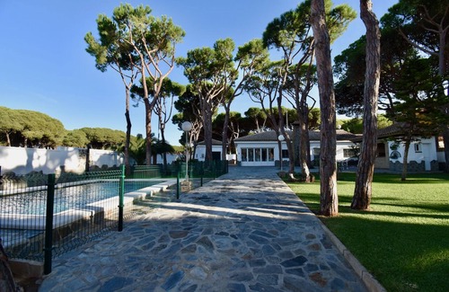 Poblado Sancti Petri Villa | Modern Atlantic Villa for 9 people 500m from the beach