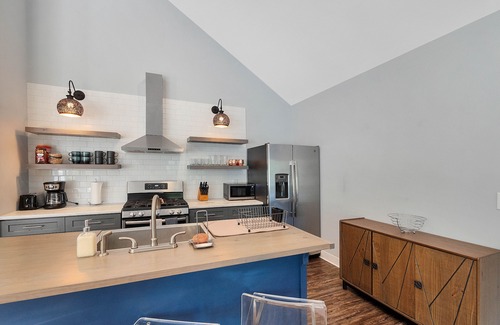 Whiteside House | Modern Escape At The Cove
