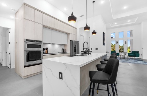 Pine Valley House | Modern Escape in Florida