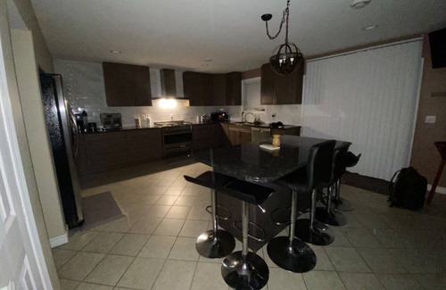 Welland House | Modern Escape in the Heart of Niagara