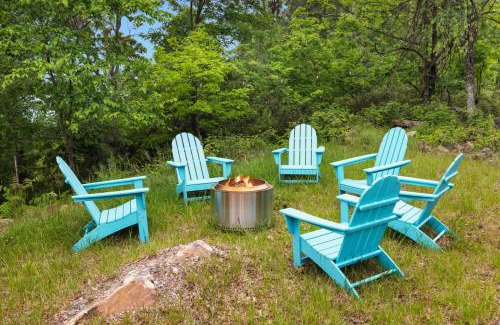 Ridgeway Ski Chalet | Modern Escape w Mountain Views Fire Pit & Swing