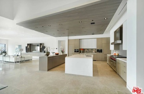 Malibu House | Modern estate in MariSol, one of Malibu's most exclusive developments