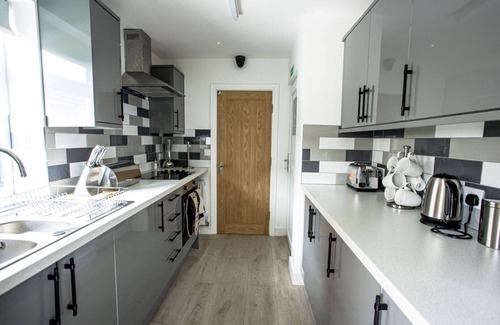 Stoke-on-Trent House | Modern & Exclusive home away from home