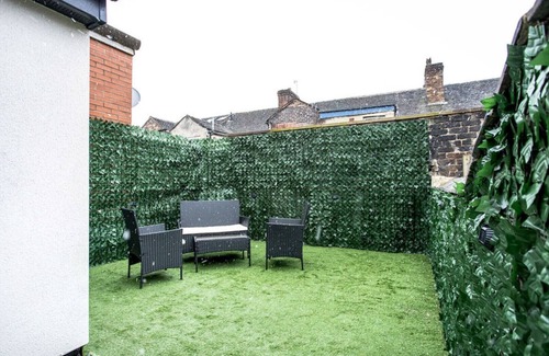 Stoke-on-Trent House | Modern & Exclusive home away from home