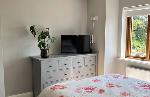 Glounthaune House | Modern Family Friendly Home - Easy access to Cork City.