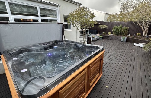 Reykjavik Other | Modern familiy friendly house in Kópavogur, with Jacuzzi