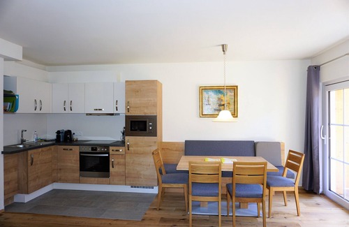 Sankt Georgen am Kreischberg Apartment | Modern family apartment of 120m2 with a huge garden, fish ponds and alpacas