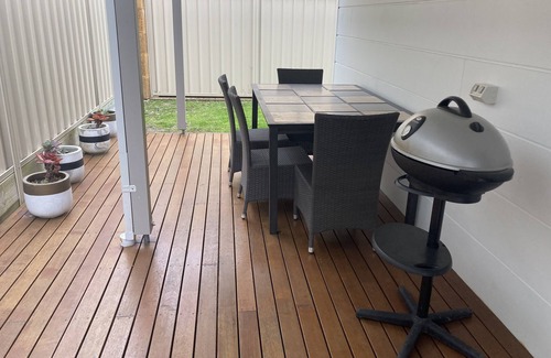 Collingwood Park House | Modern, family friendly home walking distance from Middleton Beach