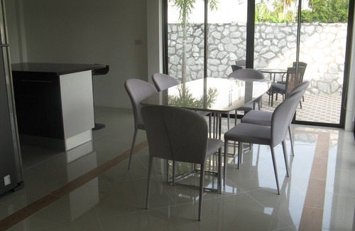 Rayong Province Villa | Modern family friendly Pool Villa, within 12km of Pattaya's attractions.