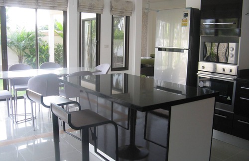 Rayong Province Villa | Modern family friendly Pool Villa, within 12km of Pattaya's attractions.