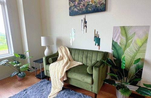 Richmond Hill House | Modern Family Friendly Convenient in Richmond Hill