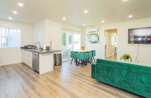 Altadena Apartment | Modern Family Getaway With Spacious Living Areas
