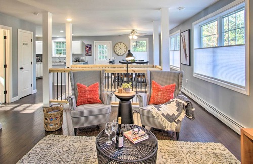 Conway House | Modern Family Home ~ 10 Mi to Ski Cranmore Mtn!