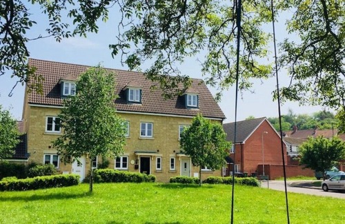 Westbury House | Modern Family Home Near Longleat Safari Park