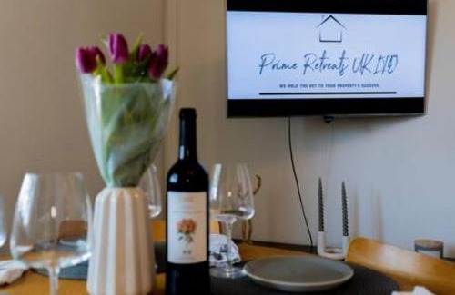 Edgbaston House | Modern Family Home Parking Private Garden