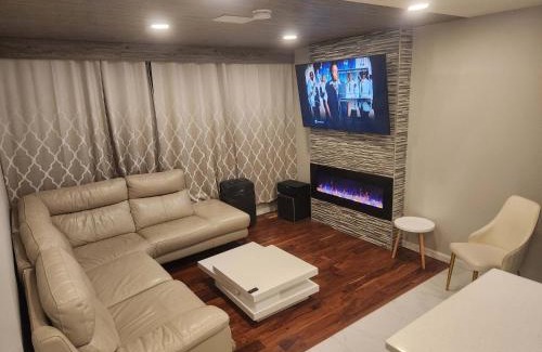 Northeast Edmonton Apartment | Modern Family Home with guest heat garage, Pet-Friendly!- NO BASEMENT