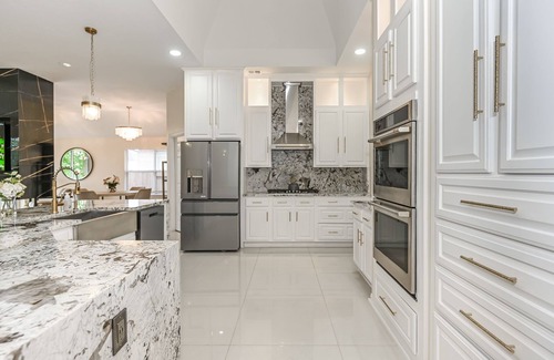 Sydney Harbour House | Modern Family Lake House, Boat, Hot tub, Shared Pool, Baby Necessities