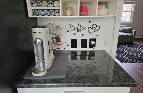 Silver Lane House | Modern Family Retreat w/Pool, Office & Fast WiFi