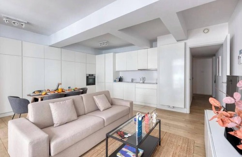 Postel Apartment | Modern Family Retreat in Stylish Toison d'Or District, Brussels