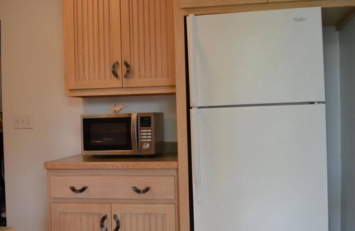 Wakefield House | Modern Family Style Getaway -Wakefield UP House for up to 8!