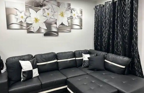 Dearborn Heights House | Modern Family-Friendly Haven