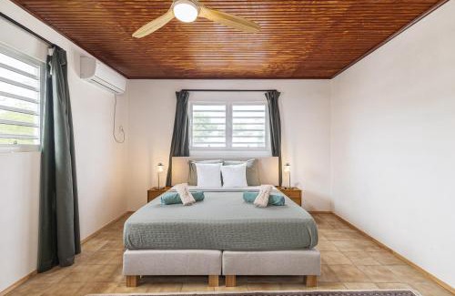 Cas Grandi Villa | Modern family villa with private pool near Mambo Beach & Jan Thiel