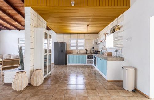 Cas Grandi Villa | Modern family villa with private pool near Mambo Beach & Jan Thiel