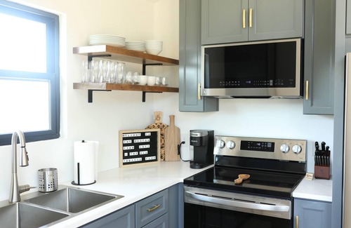 Stamping Ground Apartment | Modern Farm Loft with WiFi and AC in lovely Stamping Ground