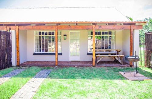 Lichtenburg Apartment | Modern Farm
