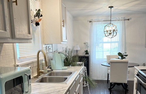 Temperanceville House | Modern farmhouse close to beach and fishing!