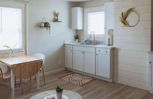 Johnson City Apartment | Modern Farmhouse Chic Apartment in Johnson City