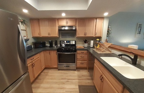 Palm Springs Condo | Modern Farmhouse! Close to Town! Very Clean! Safe! Gated! "30 Day Minimum Stay"