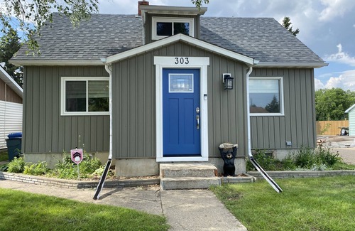 Division No. 16 House | Modern Farmhouse close to the best lakes