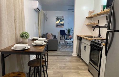Macon Apartment | Modern Farmhouse near "Mercer" with Level 2- EV Charger!
