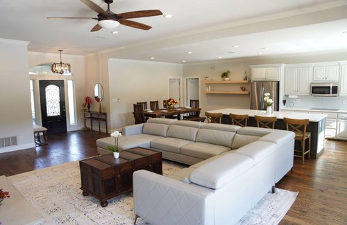 Denton County Other | Modern Farmhouse on 7 acres w/pool, hot tub. Access Denton, pilot point, Celina,