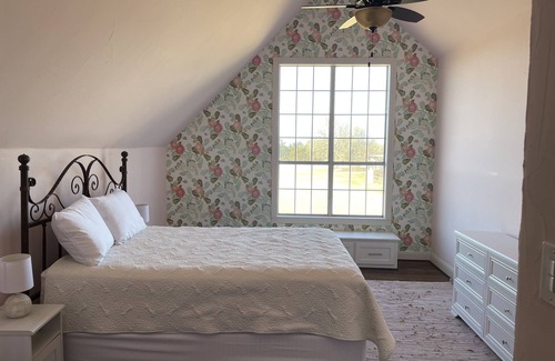 Fairfield Other | Modern farmhouse retreat between DFW and Houston.