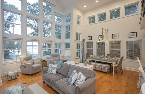 Waverly House | Modern Farmhouse Style Chalet with amazing Kentucky Lake views - Dock, Hottub and Firepit!