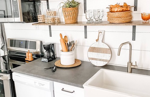Sandusky Apartment | Modern Farmhouse Suite at The Dorley