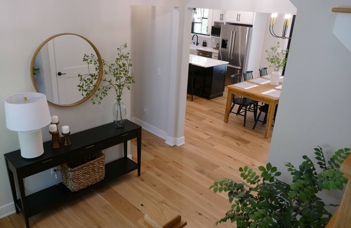 Michigan City House | Modern Farmhouse Retreat-10 Min Walk to Lake Michigan-Hot Tub-Sauna