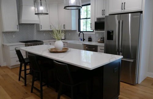 Michigan City House | Modern Farmhouse Retreat-10 Min Walk to Lake Michigan-Hot Tub-Sauna