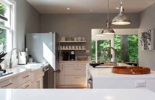 Three Oaks House | Modern Farmhouse w/Pool & Hot Tub, Surrounded by Nature - 5 minutes to beach!